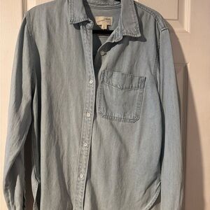 Universal Thread Denim Blue Button-Down Shirt